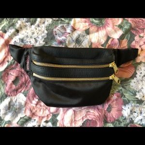 Jansport Black And Gold Fannypack Hipbag